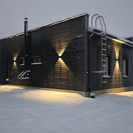 Arctic Circle Aurora רובניימי